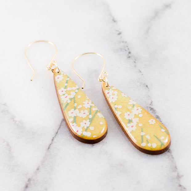 Pear Green Daisy Teardrop Earrings